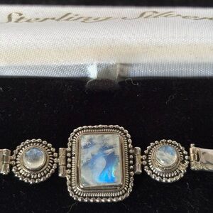 Elegant Silver Bracelet with Moonstone Accents